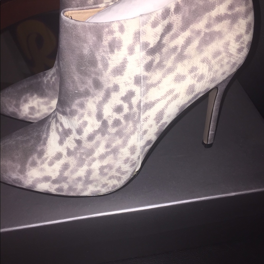 Eva & Zoe Grey/Cream Booties